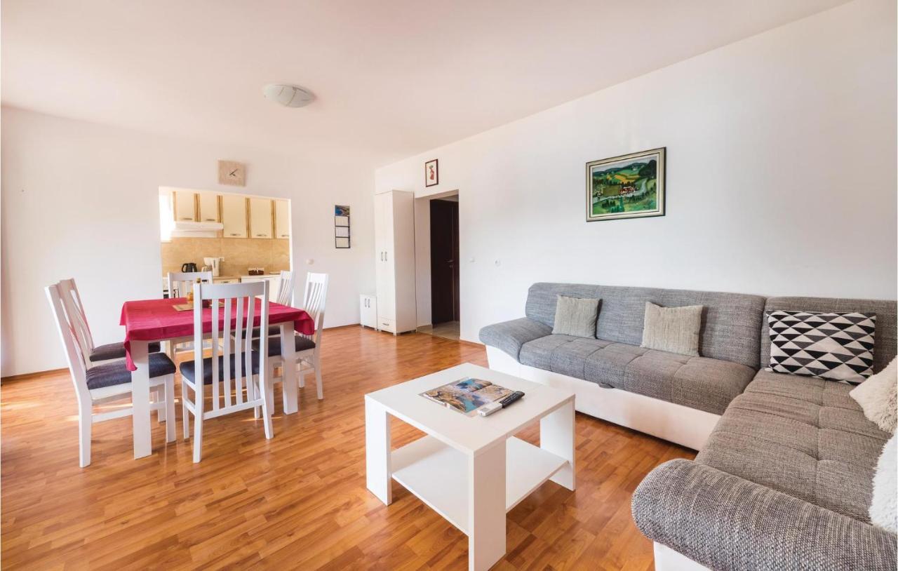 Cozy Apartment In Blace With Wifi Εξωτερικό φωτογραφία