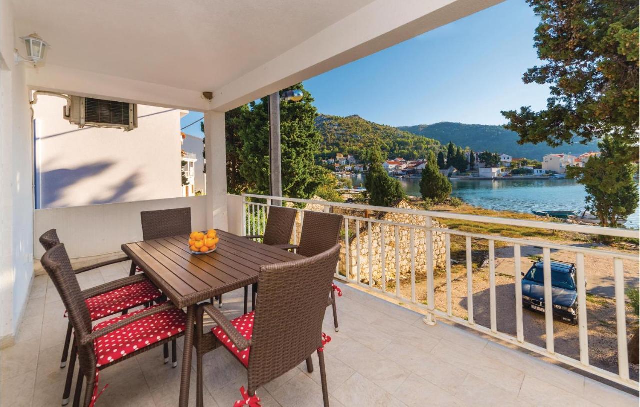 Cozy Apartment In Blace With Wifi Εξωτερικό φωτογραφία