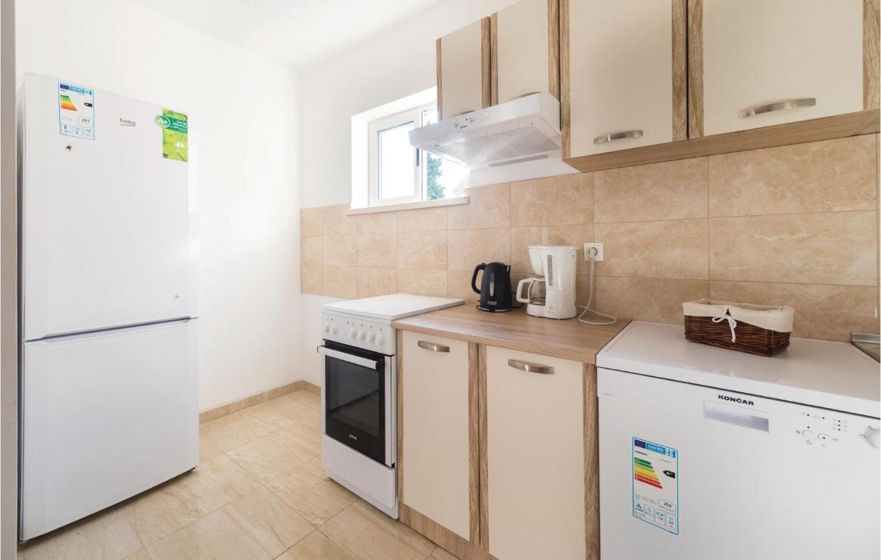 Cozy Apartment In Blace With Wifi Εξωτερικό φωτογραφία