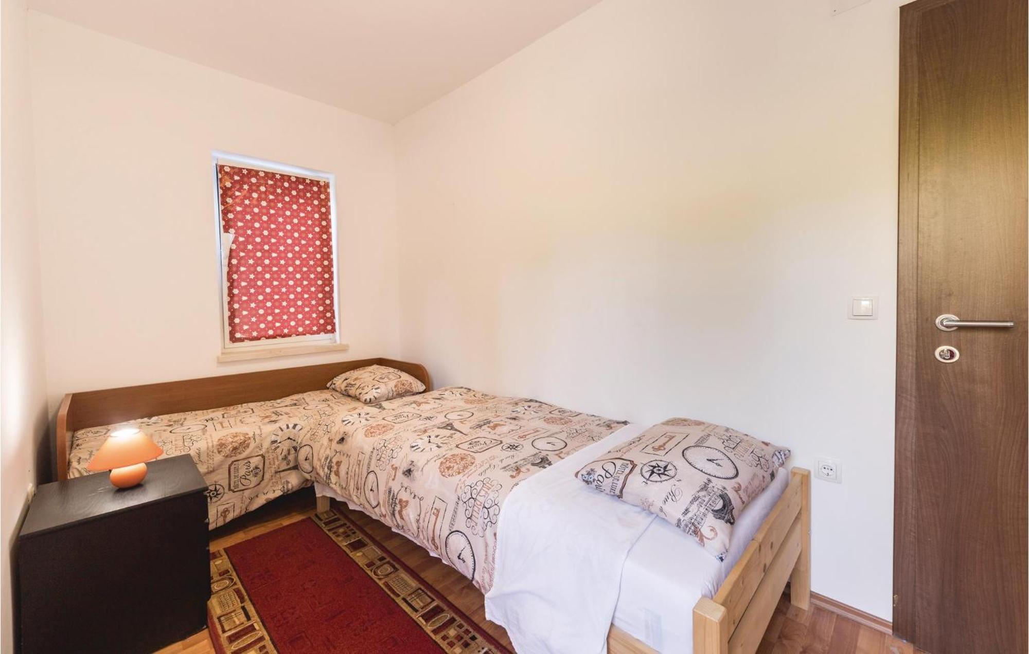 Cozy Apartment In Blace With Wifi Εξωτερικό φωτογραφία