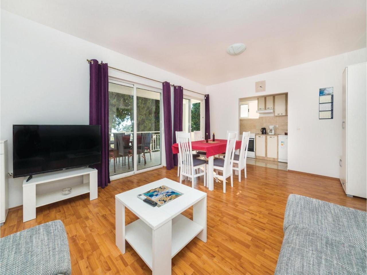 Cozy Apartment In Blace With Wifi Εξωτερικό φωτογραφία