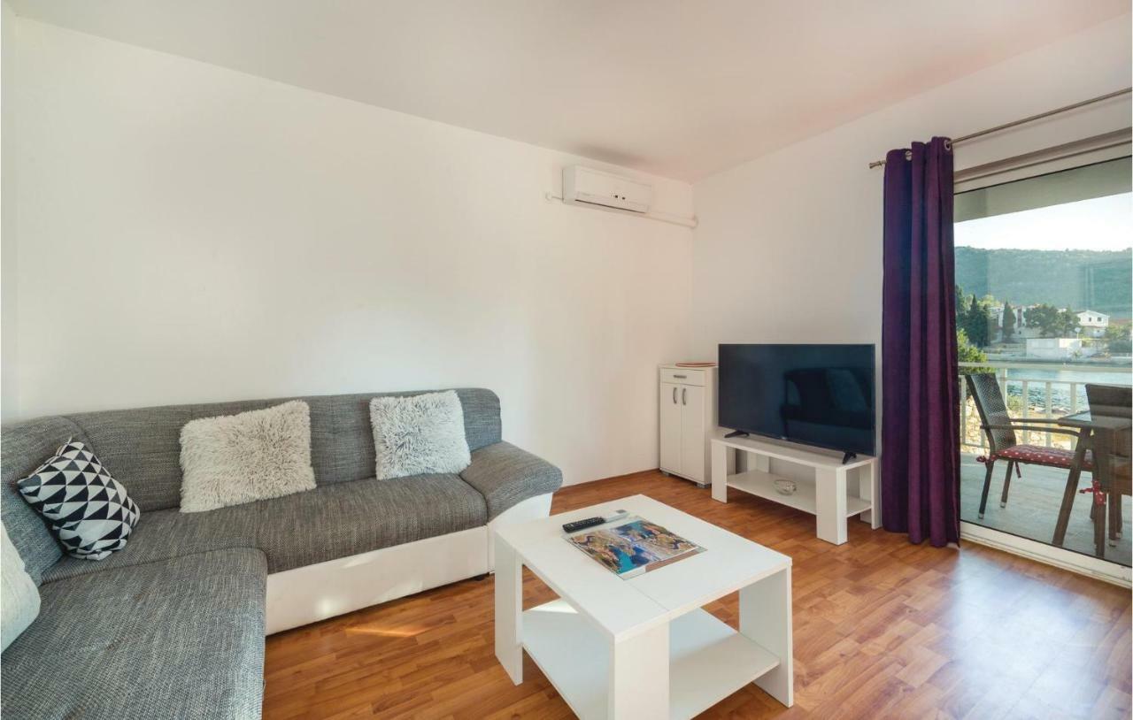 Cozy Apartment In Blace With Wifi Εξωτερικό φωτογραφία
